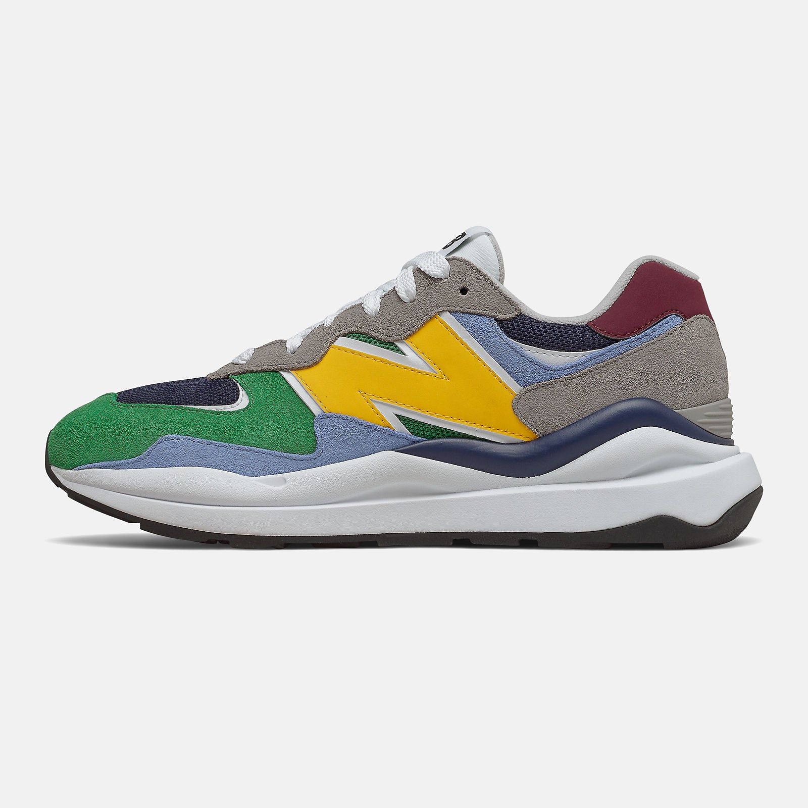 57/40 | New Balance Shoes - Women / Men