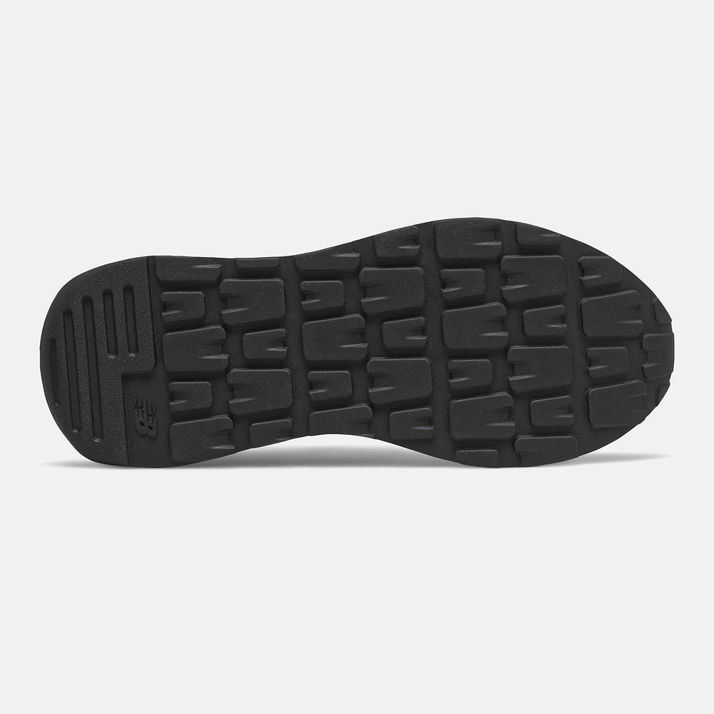 57/40 | New Balance Shoes - Women / Men