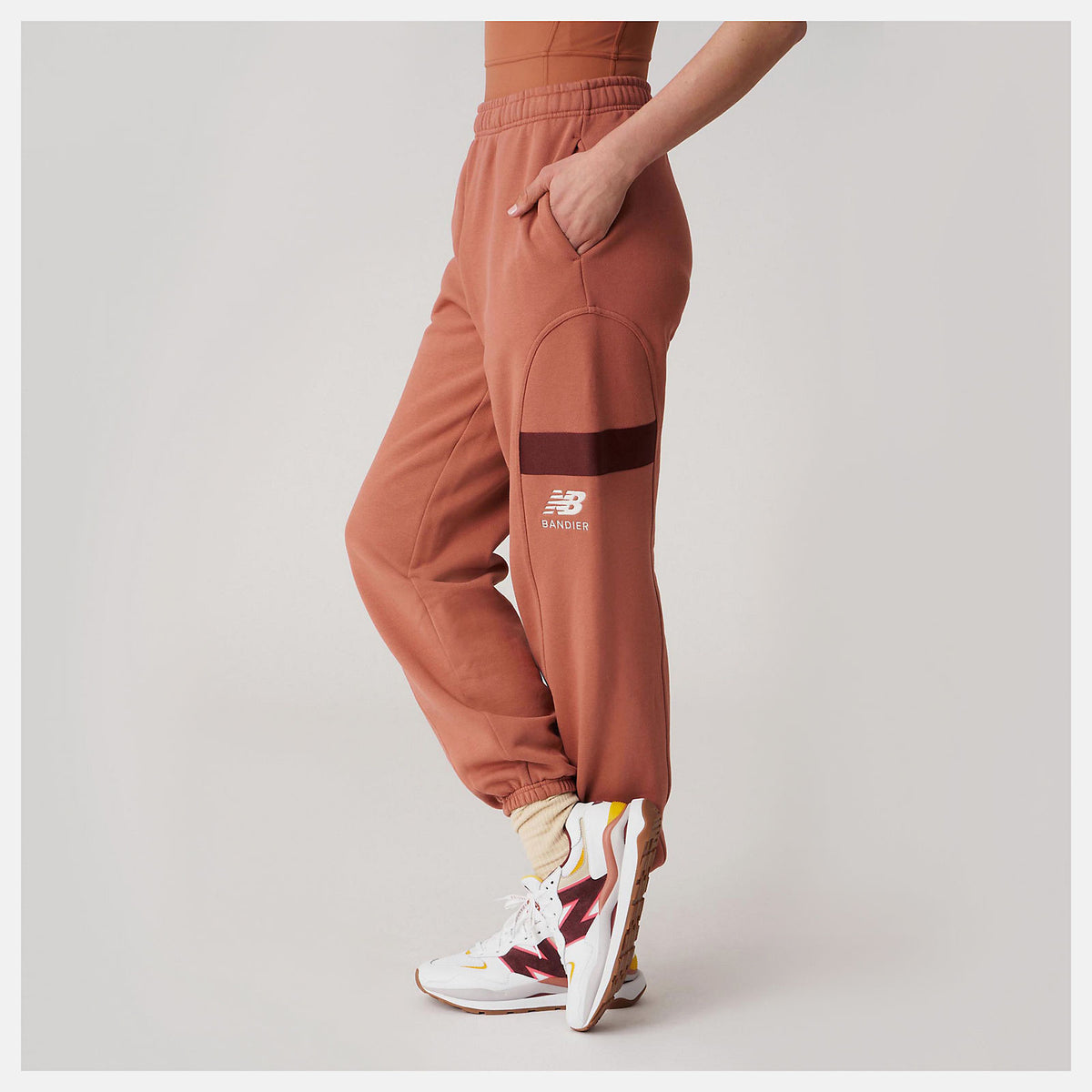 Bandier Fleece Jogger | New Balance Clothing - Women