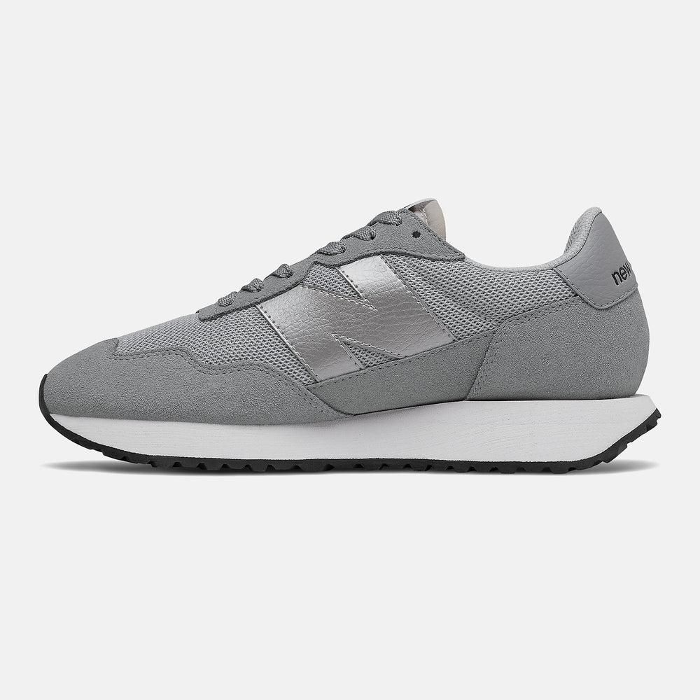 237 | New Balance Shoes - Women